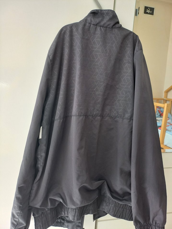 Siyah Erkek Çocuk Yüksek Yakalı Fermuarlı Yağmurluk - Görsel 5