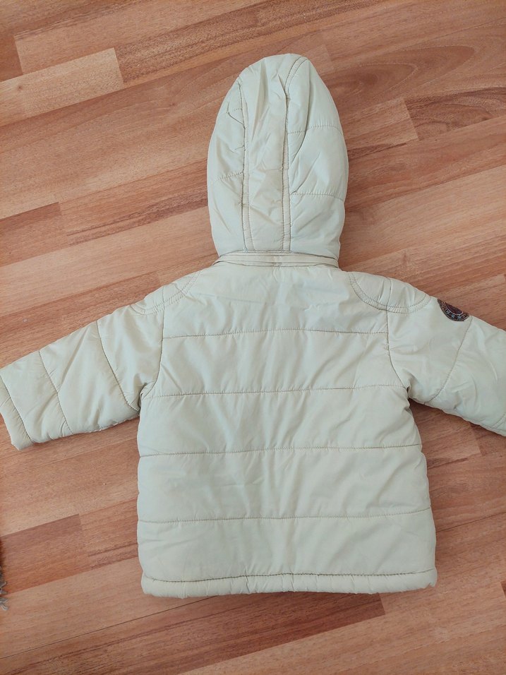 Erkek Çocuk Beyaz Kürklü Kapüşonlu Mont - Görsel 4