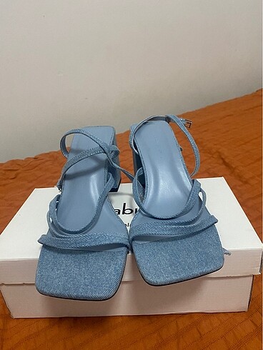 Pull and Bear Pull and Bear sandalet