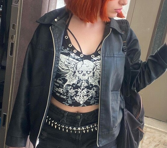 s Beden gotik crop