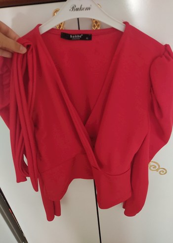 Kırmızı V Yakalı Kemerli Mini Bluz - Görsel 2