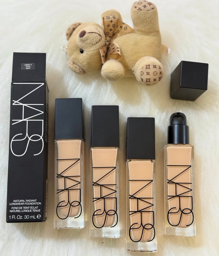 NARS Doğal Işıltılı Sıvı Fondöten - Açık Bej - Görsel 2