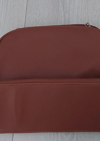 Kahverengi Deri Fermuarlı Kadın Çanta - Görsel 2