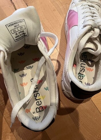 38 Beden beyaz Renk Bershka sneaker