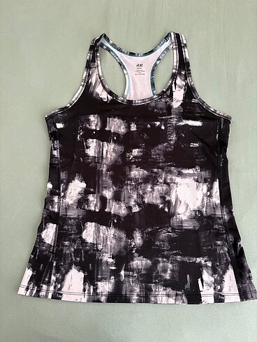 H&M spor üstü