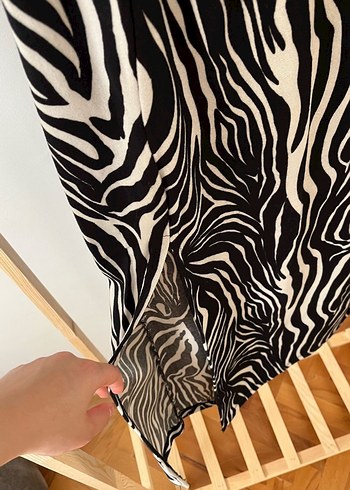 Zebra Desenli Uzun Pilili Kadın Etek - Görsel 2
