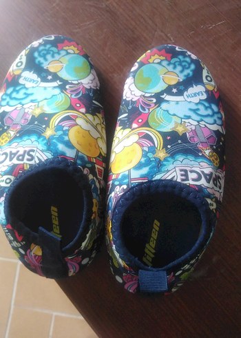 Renkli Pop Kültür Desenli Erkek Su Ayakkabısı - Görsel 3