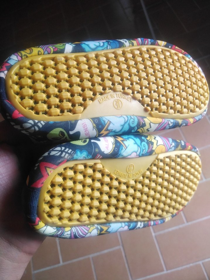 Renkli Pop Kültür Desenli Erkek Su Ayakkabısı - Görsel 2