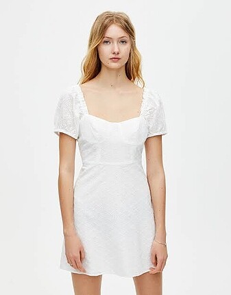 Pull&Bear beyaz elbise