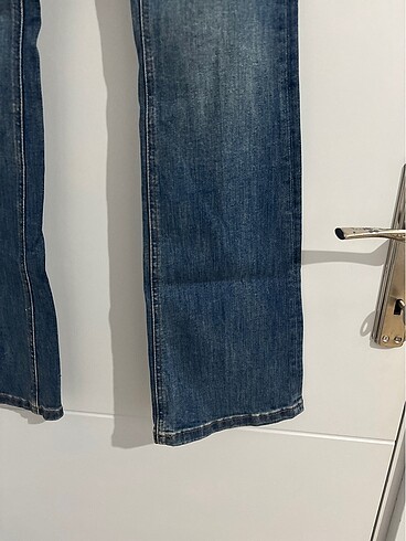 34 Beden ZARA ETİKETLİ İSPANYOL PAÇA KOT