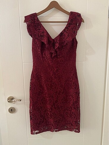 Bordo dantelli elbise