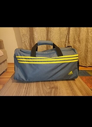 Adidas Spor çantası
