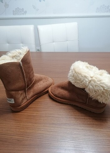 Ugg Ayakkabı 35 numara / Sıfır