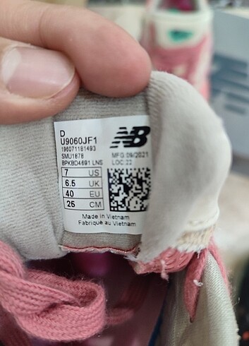 40 Beden çeşitli Renk New Balance 9060