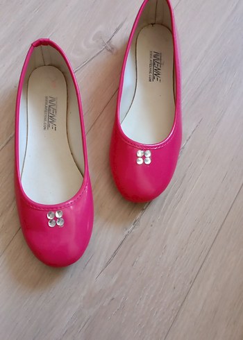 Pembe Parlak Babet Ayakkabı