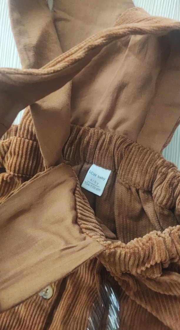 Kız Çocuk Kahverengi Süet Düğmeli Elbise - Görsel 4