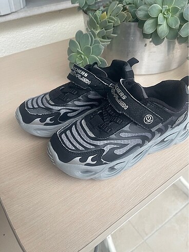 Orjinal skechers çocuk ayakkabısı ışıklı