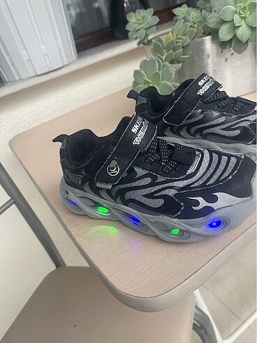 Skechers Orjinal skechers çocuk ayakkabısı ışıklı