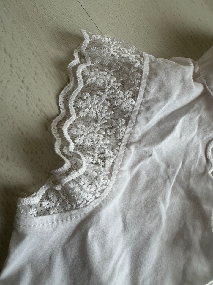 Dantelli beyaz sıfır kol çocuk gömlek - Görsel 5