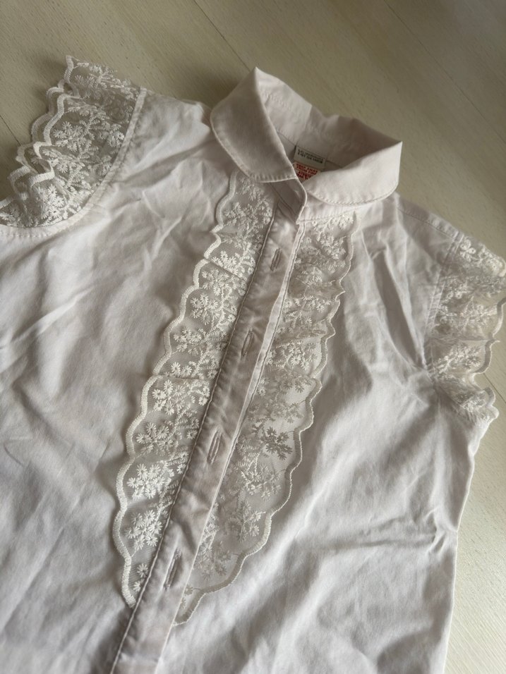Dantelli beyaz sıfır kol çocuk gömlek - Görsel 2