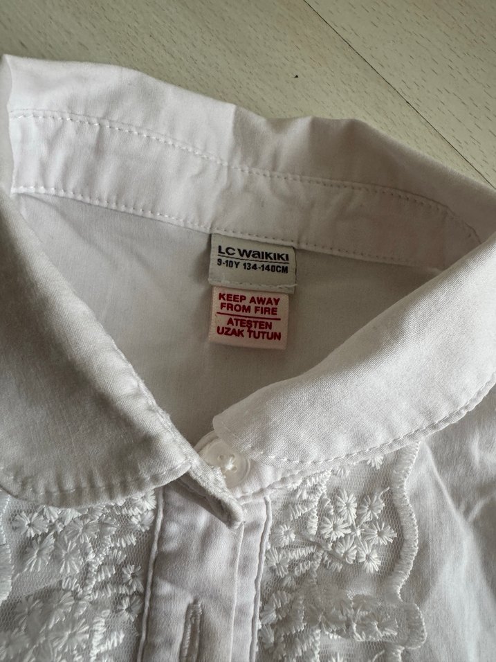 Dantelli beyaz sıfır kol çocuk gömlek - Görsel 4