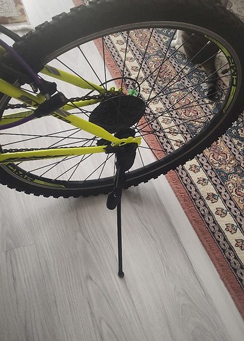  Beden Sarı Renkli Üç Tekerlekli Bisiklet