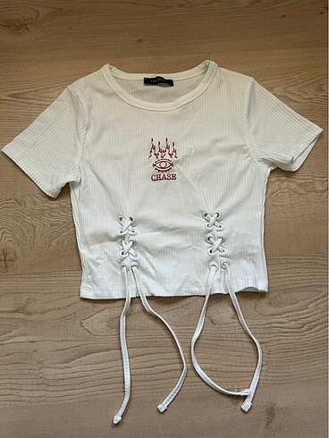 Kuş gözü detaylı tshirt