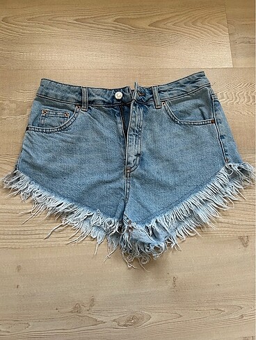 Topshop püsküllü mini şort