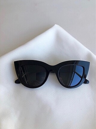 Kemik Çerçeve Cat Eye Siyah Gözlük