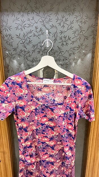 Çiçekli hamile elbisesi - Görsel 2