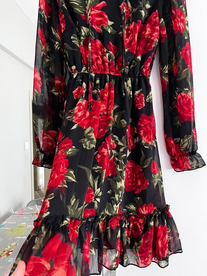 Uzun Kollu Kırmızı Çiçek Desenli Uzun Elbise - Görsel 2