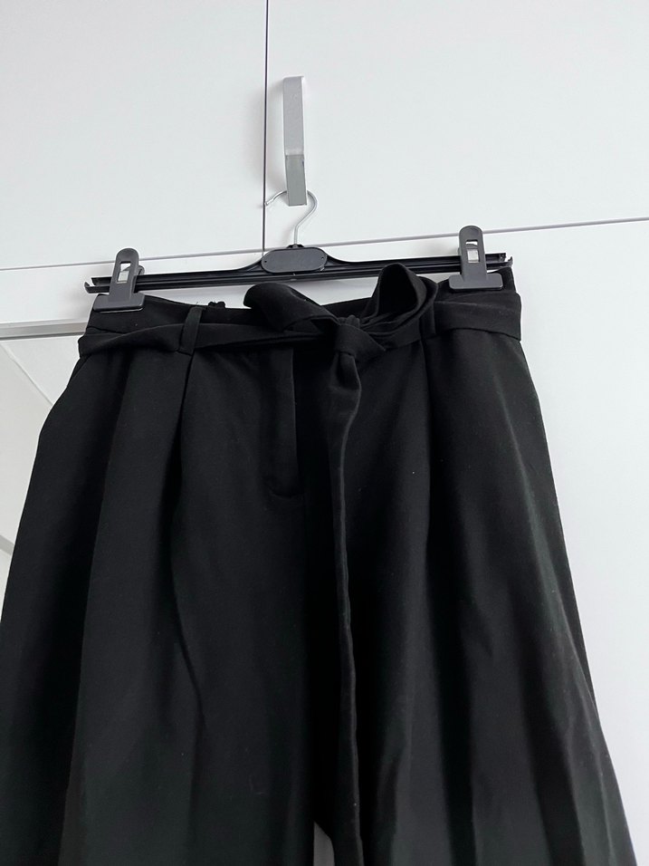 Siyah Kemerli Rahat Kesim Kadın Pantolon - Görsel 2