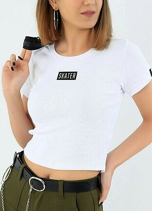 Skater baskılı crop S m l bedenler Yeni ve etiketli ürünler Top