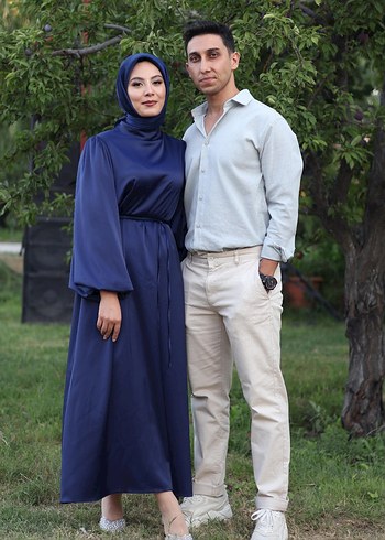 Mavi Uzun Kol Yüksek Yakalı Drapeli Elbise - Görsel 2