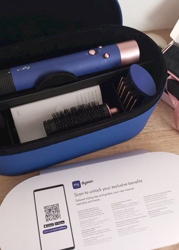 Dyson Dyson Mavi Saç Şekillendirici ve Fermuarlı Kılıf