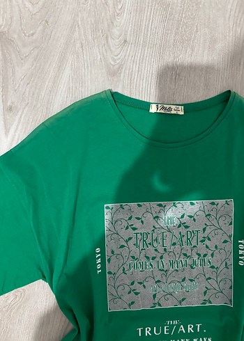 Yeşil Kadın Baskılı Tişört - Görsel 2