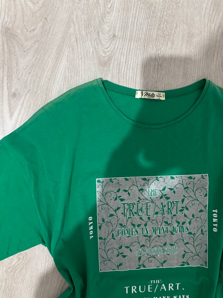 Yeşil Kadın Baskılı Tişört - Görsel 2