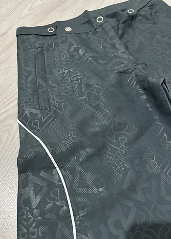 Düğmeli Siyah Desenli Kadın Kumaş Pantolon - Görsel 2