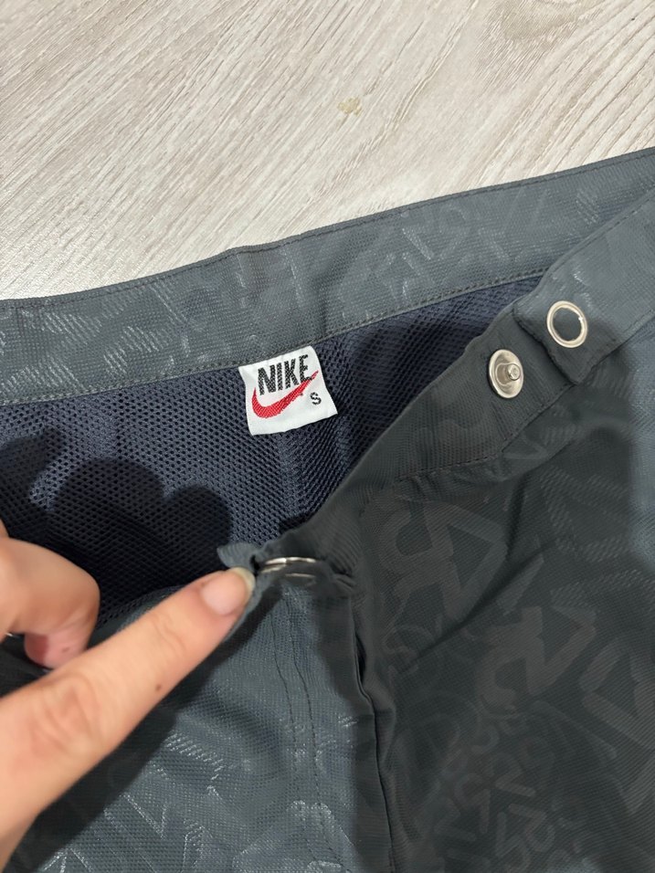 Düğmeli Siyah Desenli Kadın Kumaş Pantolon - Görsel 3