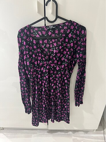 m Beden çeşitli Renk Bershka cicekli elbise