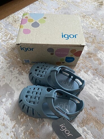 İgor sandalet