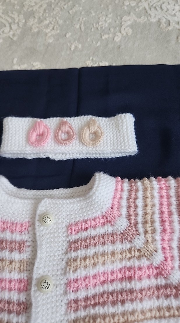 1.5 yas Nakışlı Beyaz Kız Çocuk Triko Yelek kapi susu hediye - Görsel 3