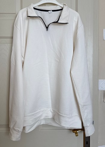 Kadın Beyaz Yarım Fermuarlı Sweatshirt - Görsel 4