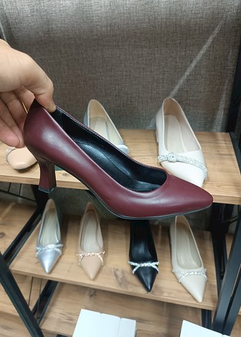 Bordo Tokalı Stiletto Topuklu Kadın Ayakkabı