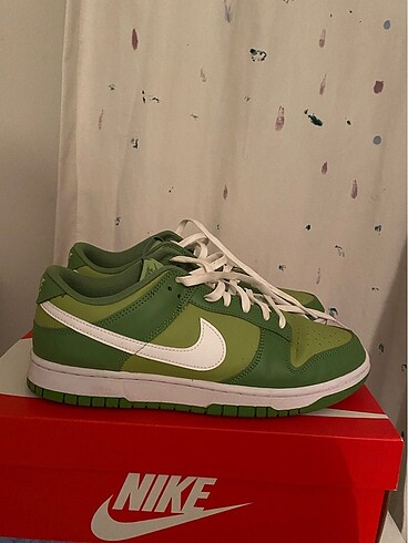 Dunk Low 'Chlorophyll' Nike Sneakers