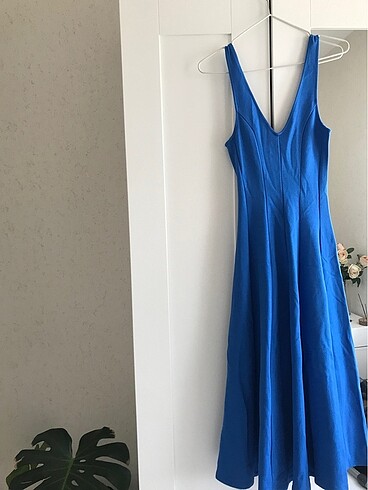 Mavi askılı elbise