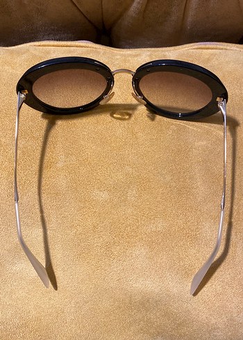 Prada güneş gözlüğü - Görsel 2