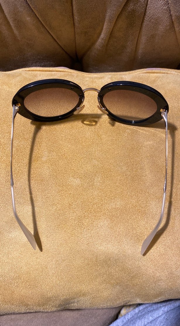 Prada güneş gözlüğü - Görsel 2