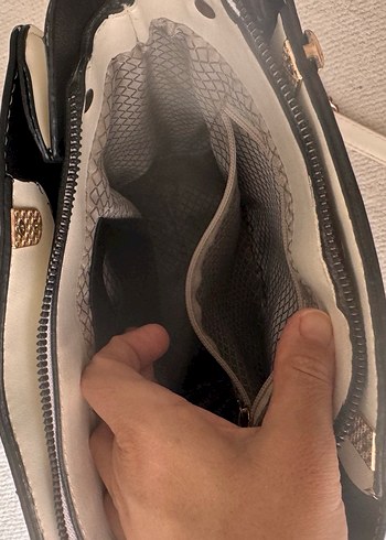 Beyaz Deri Püsküllü Kadın Çanta - Görsel 5