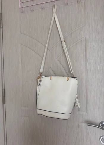 Beyaz Deri Püsküllü Kadın Çanta - Görsel 2